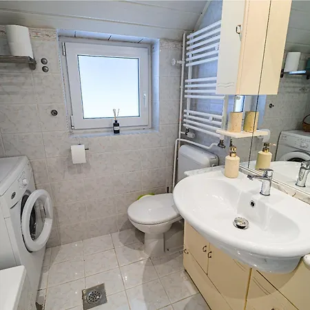 Marni W/ Parking | Apartamento