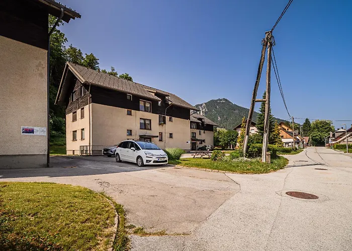 Marni W/ Parking | *