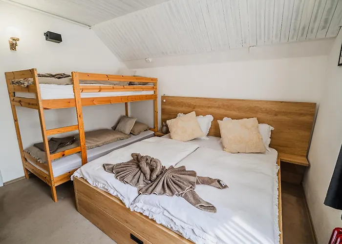 Marni W/ Parking | شقة